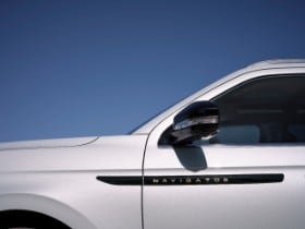 2025 Lincoln Navigator L Black Label Crystal White